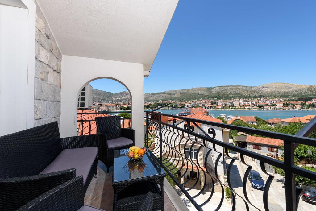 Apartments & Rooms Zaja Trogir Exterior photo